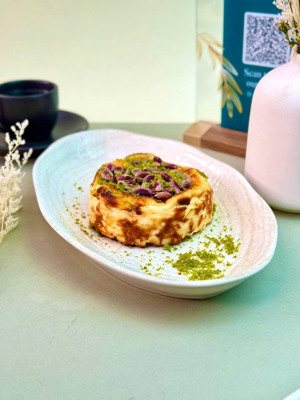 Чизкейк Сан себастьян вишня-маракуйя